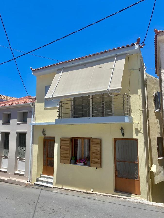 Blu Blu Apartment With Castle View Koroni  Exterior photo